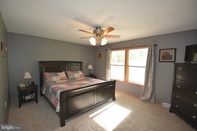 239 Chimney Dr, Bunker Hill, WV 25413 - photo 5