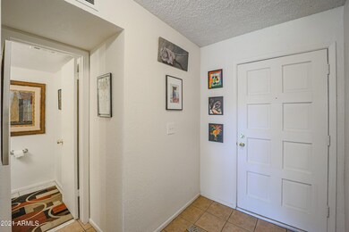 Entry half bath