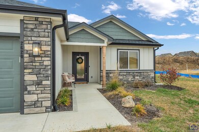 2620 E 26th Ct, Lawrence, KS 66046 - photo 4