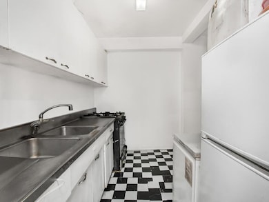 Fordham Hill Oval unit 8D, Bronx, NY 10468 - photo 4