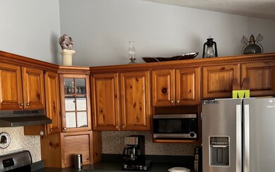 126 Ensenada Ct, Carpentersville, IL 60110 - photo 2