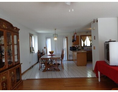 106 Glenmore St, Springfield, MA 01129 - photo 4