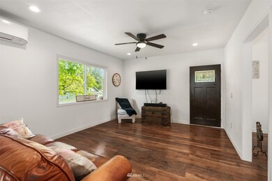 2048 Williams St, Raymond, WA 98577 - photo 5