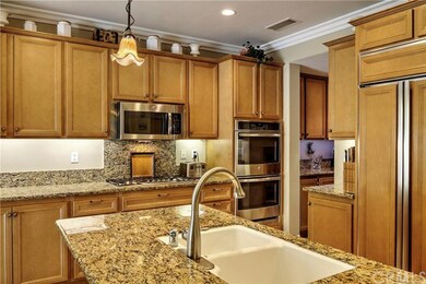 Gorgeous kitchen with brand new stainless steel ap
