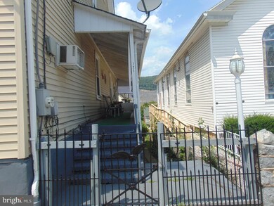 121 E Ruddle St, Coaldale, PA 18218 - photo 5