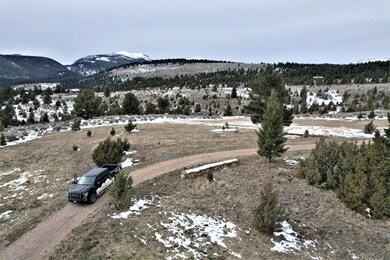 Short distance to public lands