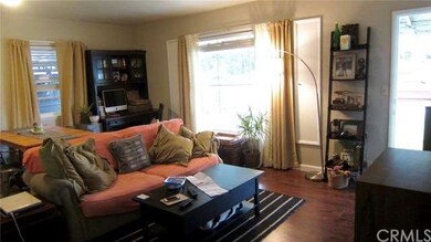 Front unit living room