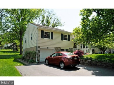 4027 Westaway Dr, Lafayette Hill, PA 19444 - photo 3