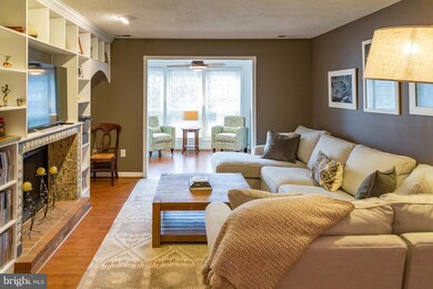 10002 Oakton Terrace Rd unit 10002, Oakton, VA 22124 - photo 2