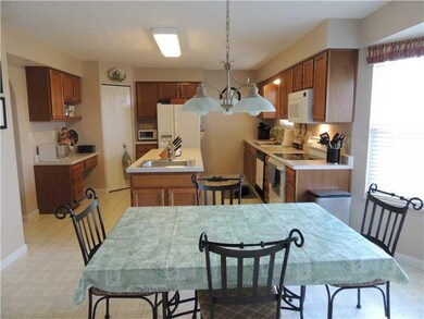 Kitchen. Large kitchen with a fantastic island flo