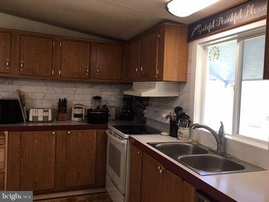 193 Heritage Ln, Berkeley Springs, WV 25411 - photo 4