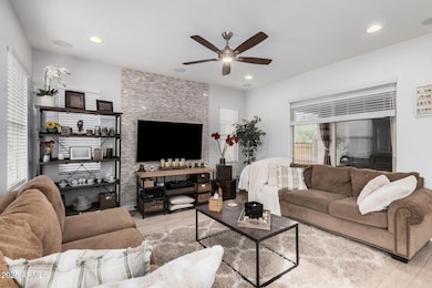 4637 E Daley Ln, Phoenix, AZ 85050 - photo 6