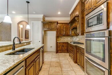 7824 Sevenoaks Dr, North Richland Hills, TX 76182 - photo 6