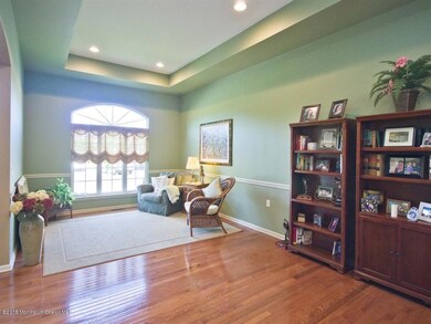003_LIVING_ROOM[1]