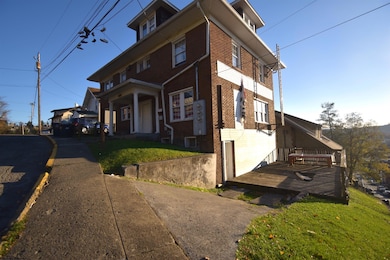 678 Spruce St, Morgantown, WV 26505 - photo 5