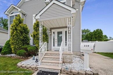 220 Osborn St Keyport NJ 07735-large-005