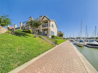 483 Mariners Dr, Kemah, TX 77565 - photo 2