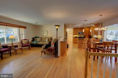 8536 Pineway Dr, Laurel, MD 20723 - photo 3