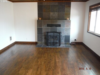 710 E 8th St, Newberg, OR 97132 - photo 6