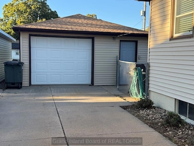 116 E 19th St, Grand Island, NE 68801 - photo 3