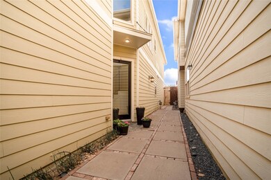 644 E 6th 1/2 St, Houston, TX 77007 - photo 4