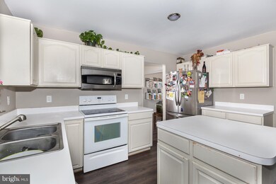 539 Trevanion Terrace, Taneytown, MD 21787 - photo 3