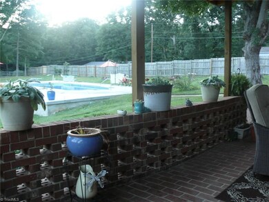 1210 Lindale Dr, Asheboro, NC 27205 - photo 5