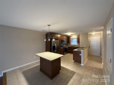 9801 Emerald Point Dr unit 12, Charlotte, NC 28278 - photo 4
