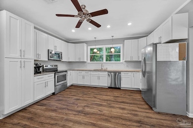 921 Lisa Hill Dr, Cantonment, FL 32533 - photo 5