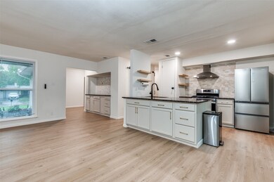 28 Regents Park, Bedford, TX 76022 - photo 5