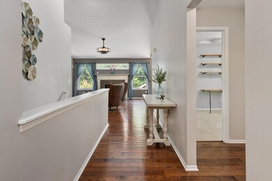 4586 Trickle Creek Ln, Columbus, OH 43228 - photo 5