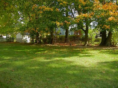 52 Woodstock Dr, Warwick, RI 02889 - photo 3