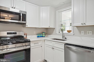 5902 Edgehill Dr, Alexandria, VA 22303 - photo 5