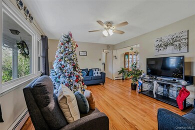1599 Feureisen Ave, Bohemia, NY 11716 - photo 4