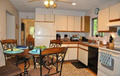 300 Somerset Dr, East Stroudsburg, PA 18301 - photo 3