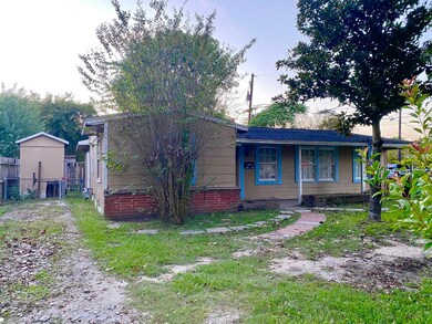 8849 Meta St, Houston, TX 77022 - photo 2