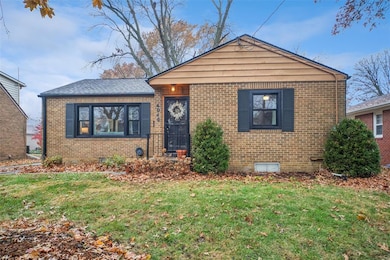 4046 39th Place, Des Moines, IA 50310 - photo 2