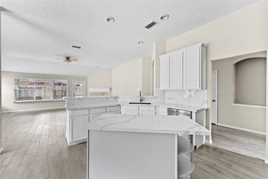 22 Hidden Meadow Dr, Spring, TX 77382 - photo 7