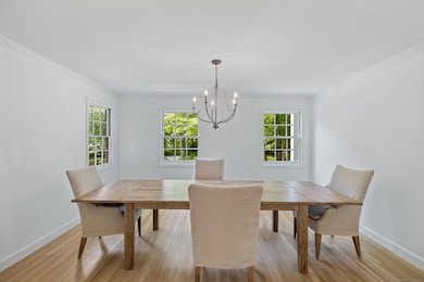 148 W Hills Rd, New Canaan, CT 06840 - photo 5