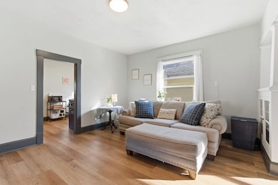 911 W Scott St, Springfield, MO 65802 - photo 7