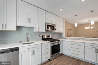 9937 Oakton Terrace Rd, Oakton, VA 22124 - photo 3