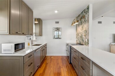 124 Field Ave E, Venice, FL 34285 - photo 4