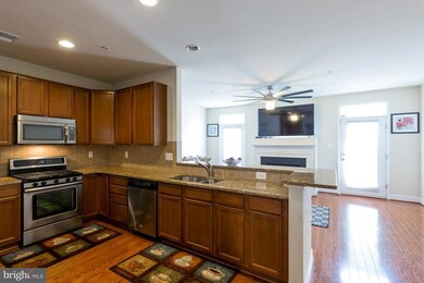 8203 Gibbs Way, Hyattsville, MD 20785 - photo 5