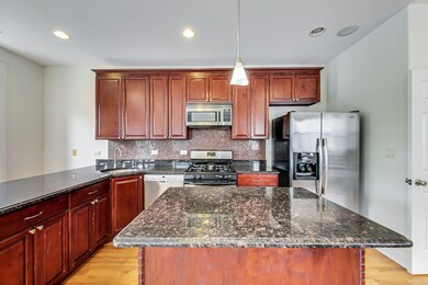 1226 W Huron St unit 201, Chicago, IL 60642 - photo 4