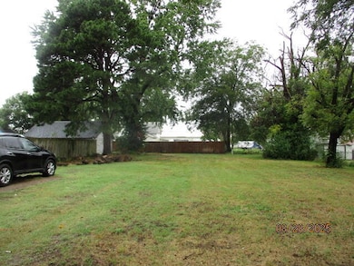 403 F St NE, Miami, OK 74354 - photo 2