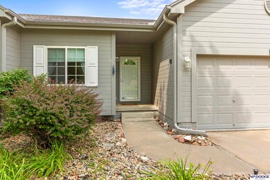1503 Ridgeview Dr, Papillion, NE 68046 - photo 2