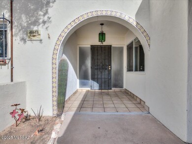 4843 N Via Entrada