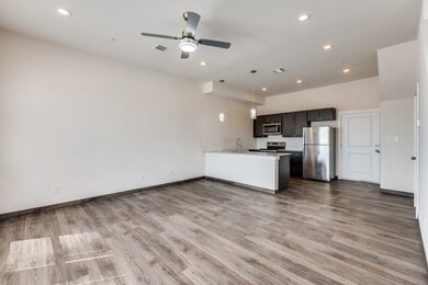 710 Benge Dr unit 712-E, Arlington, TX 76013 - photo 2