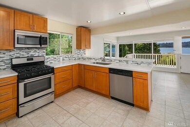 8251 W Mercer Way, Mercer Island, WA 98040 - photo 6