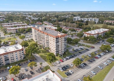 Manors of Inverrary unit 902, Lauderhill, FL 33319 - photo 6